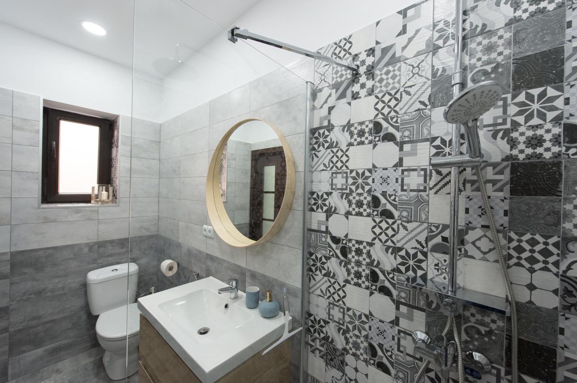 Gorgeous Brasov Flat With Patio And Mountain Viewsアパートメント エクステリア 写真
